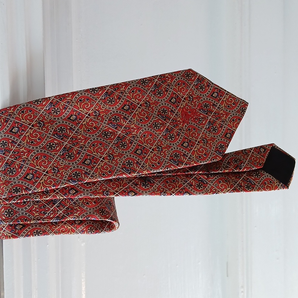 COUNTESS MARA All Silk Made In The USA Classic Vintage Tie Red Floral Design